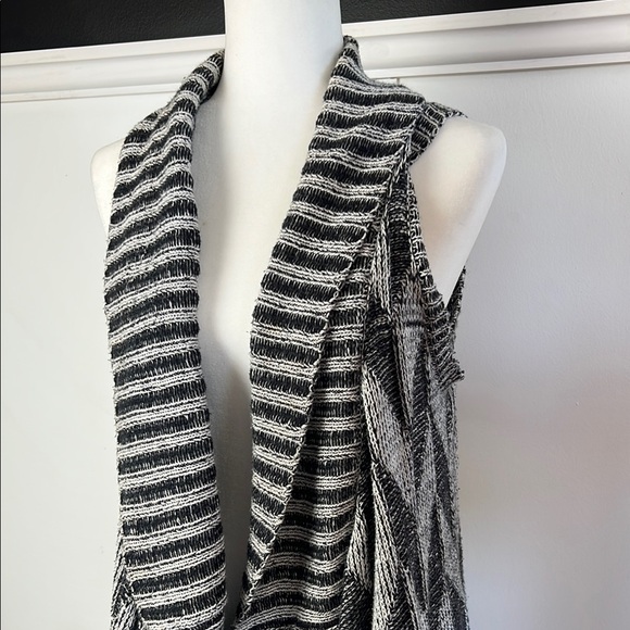 Black and White Striped Handkerchief Duster Knit Long Vest Cardigan - Picture 6 of 6